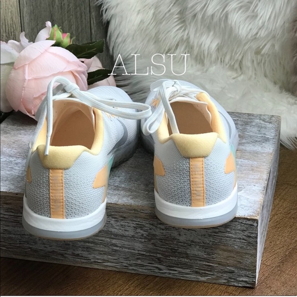 NWT Nike Metcon 4 Rise Summit White W AUTHENTIC - Picture 7 of 8